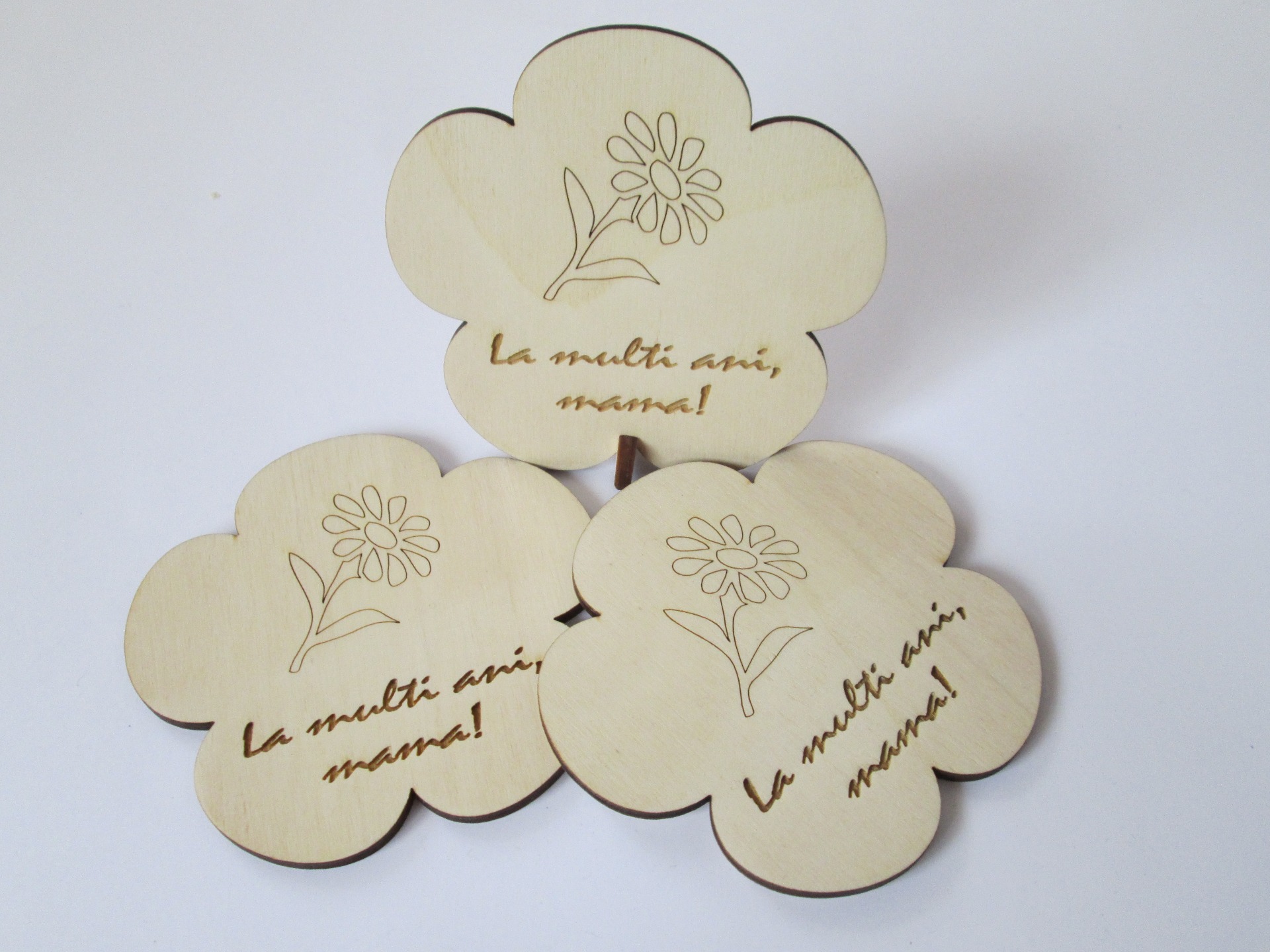 Floare, tip 1, cu mesaj și suport -  Pret: 5 lei/bucata